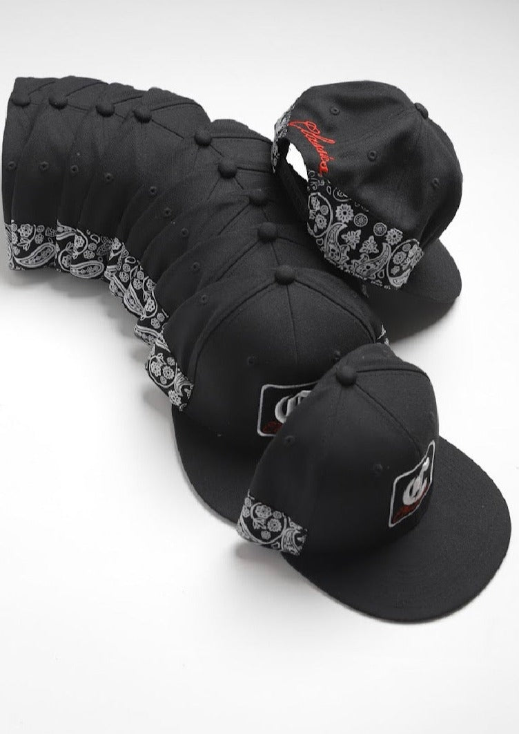 Captivate Classics Snap backs